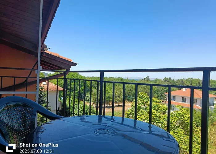 фернандес בית הארחה צ'רנומורץ