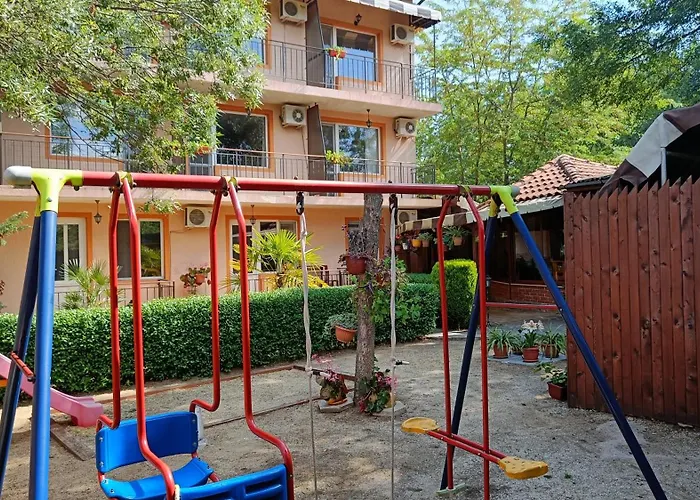 фернандес 招待所 3*