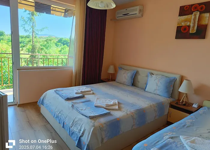 招待所 фернандес 切尔诺莫雷茨